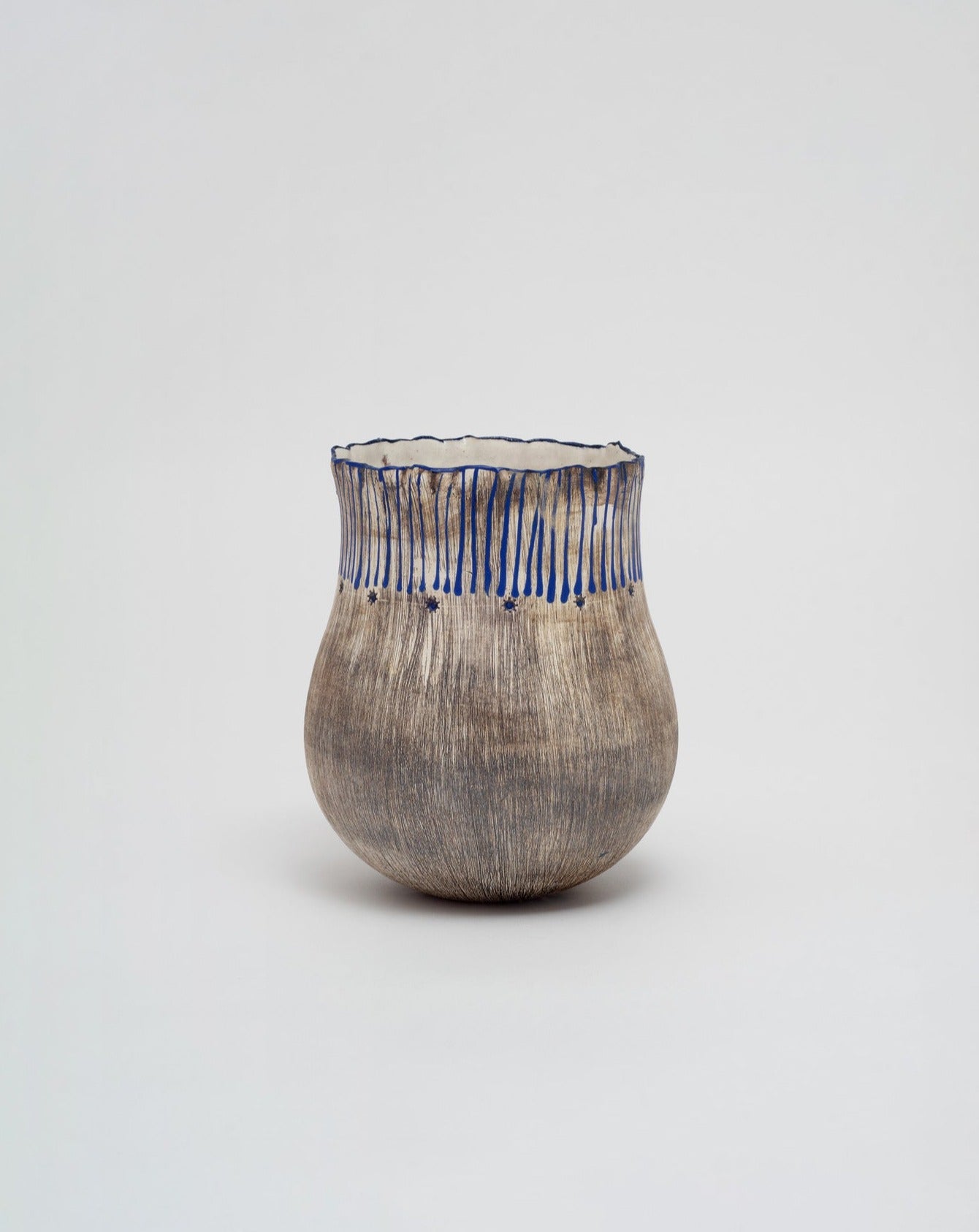 Handpinched Vase with Blue Stripes - kombi