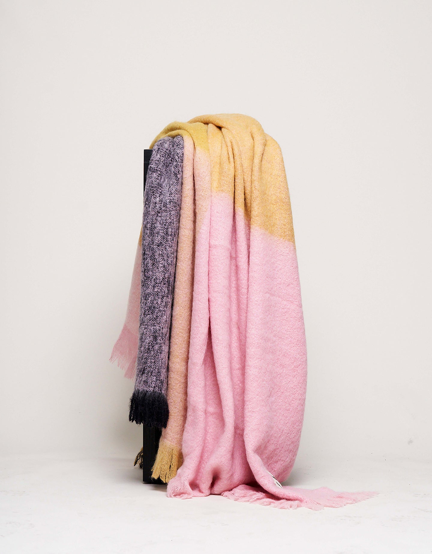 SOFA Plaster Pink Mohair Blanket - kombi
