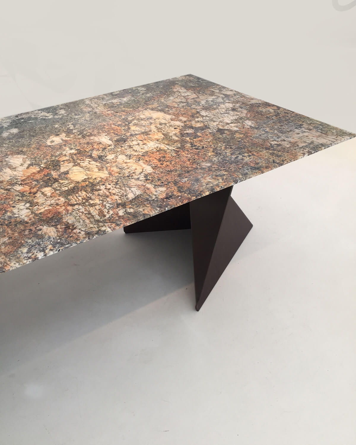 Vos Altar Table